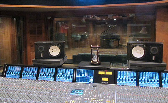 Yamaha_NS10_studio.jpg