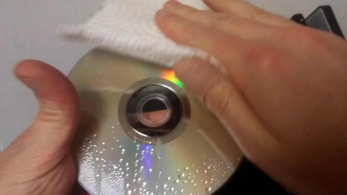 素材The_Best_Way_to_Clean_a_CD.png